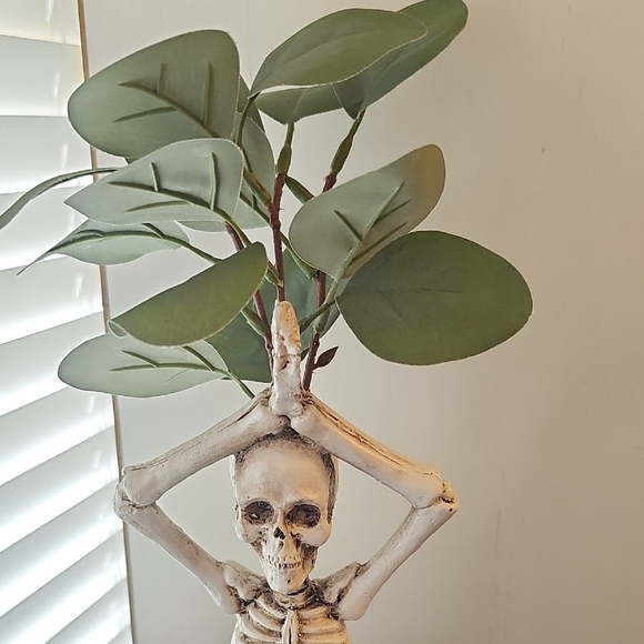 New Two 12" Ceramic Yoga Skeletons with Greenery  Halloween Decor Holiday - Picture 5 of 16